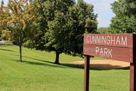 Wood sign at Cunningham Park.