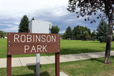 Wood sign at Robinson Park.