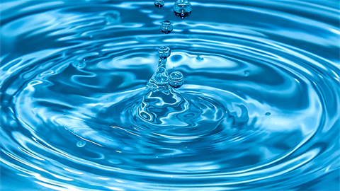 Water splashing